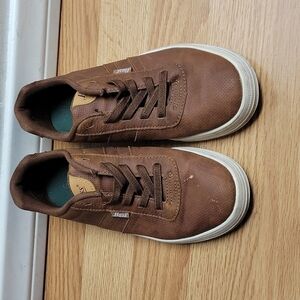 G.h. Bass and Co. Miles WxB Brown Leather boys size 4.5 shoes